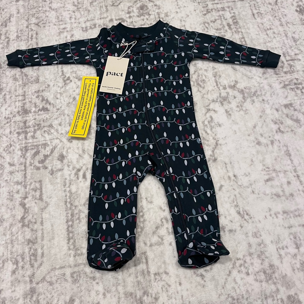 Pact Kids Footie - Dark Green with String of Lights Design